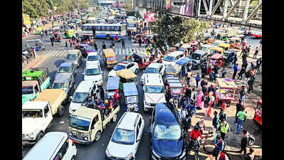 Commuters fume as VVIP movements trigger traffic chaos during office hours