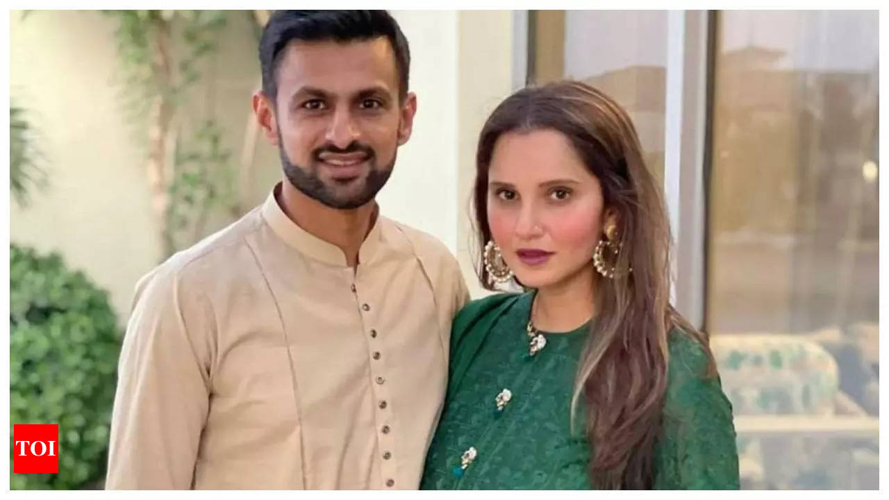 Sania Mirza reignites divorce rumours with Shoaib Malik | Hindi Movie News  - Times of India