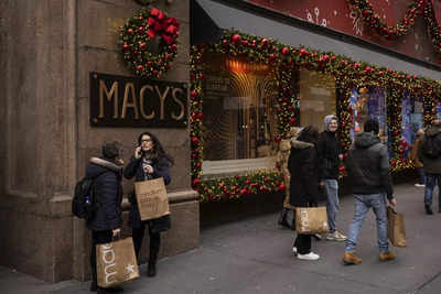 Retail sales in US beats expectations in December