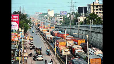 Traffic on Ajmer Road comes to standstill as NHAI starts flyover construction at Heerapura