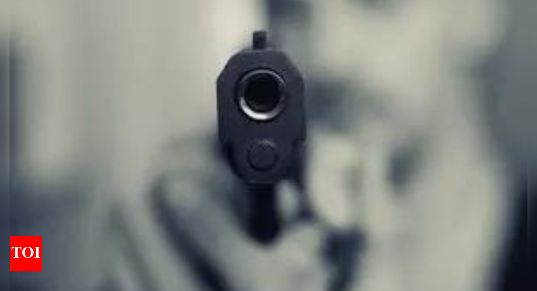 Man killed as rival groups clash in Bihar | India News – Times of India