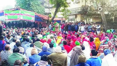 Land protest: Farmers jump barricades, lock gates of Noida office