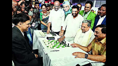 Anand exhorts young GM crop to better his best rating