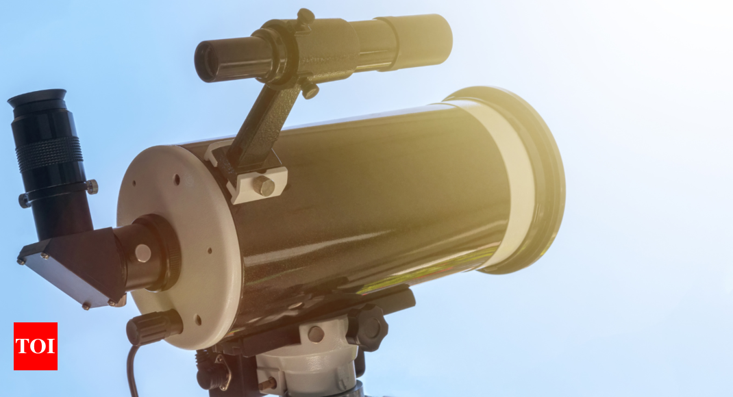 How did the reflecting telescope changed the sales world