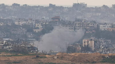 Gunfire, air strikes as Israel pushes south against Gaza militants