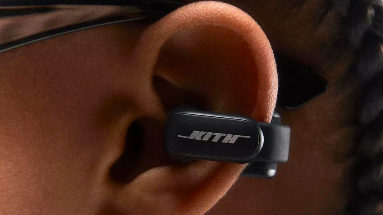 Bose 2025 earphone clip