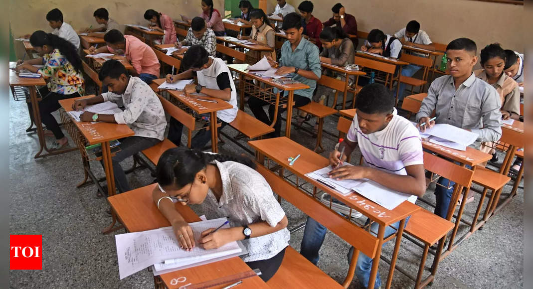 Maharashtra Board Exam 2024: HSC Exam Hall Tickets Available Online for Junior Colleges |