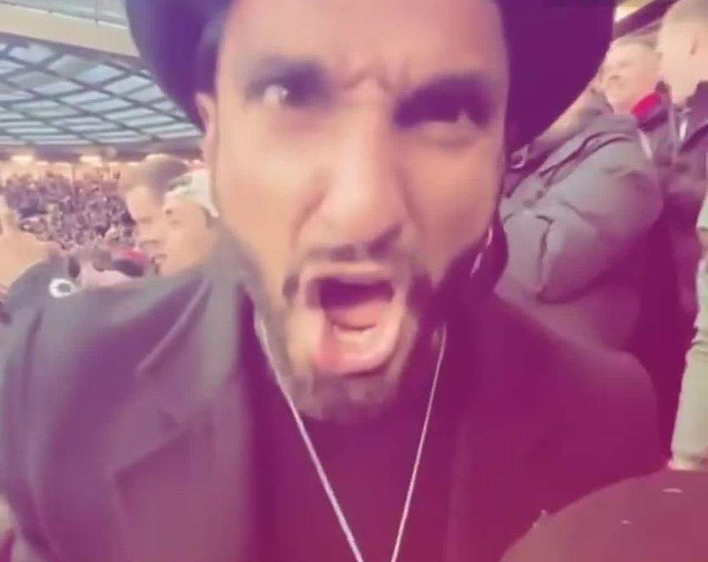 
Ranveer Singh cheers for Cristiano Ronaldo at Old Trafford | #Shorts

