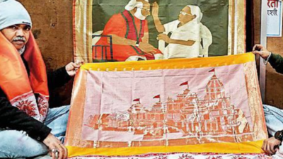Kashi weaver uses ‘Uchant’ method to craft Ram Mandir-themed saris