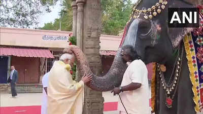 PM Narendra Modi worships at Srirangam temple
