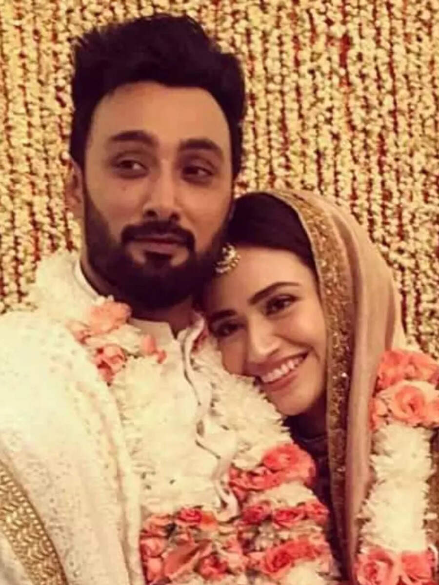 Sana Javed and ex-husband Umair Jaswal's old photos resurface | Times ...