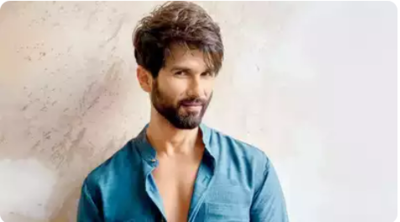 Shahid Kapoor Can't Stop Listening to 'Akhiyaan Gulaab' from Teri ...