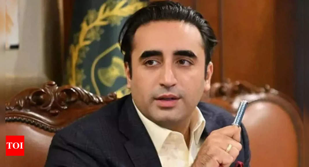 February 8 polls to be a fight between PPP and PML-N, says Bilawal Bhutto – Times of India