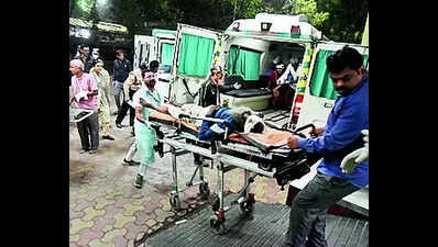 25 pilgrims injured in bus accident at Kotambi Ghat