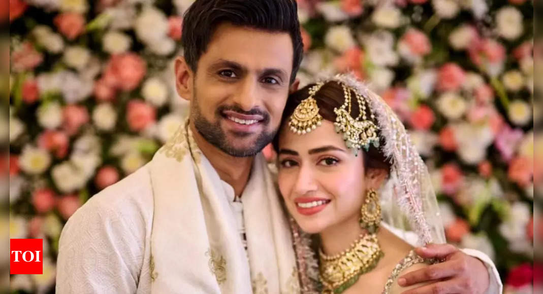 Shoaib Malik and Sana Javed’s Rushed Wedding: Insider Reveals Designer’s Urgent Delivery |