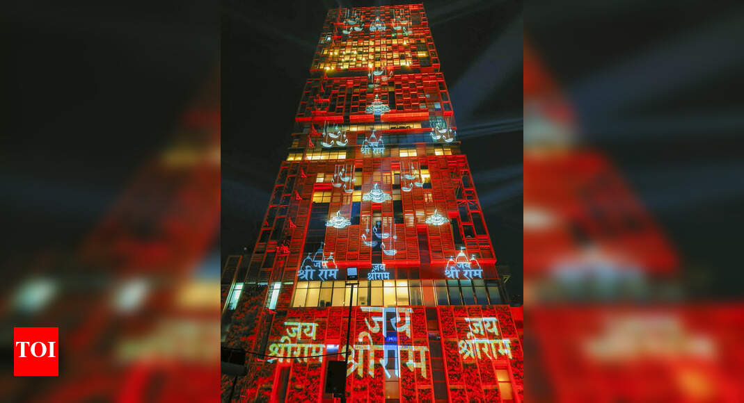 Mukesh Ambani's Antilia lights up with 'Jai Shri Ram' holograms for ...