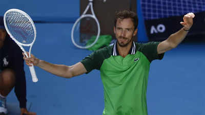 Daniil Medvedev battles past Nuno Borges to reach Australian Open quarter-finals