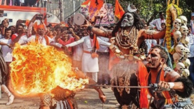 Mumbai: Ram Mandir celebrated with fireworks, rallies, replicas