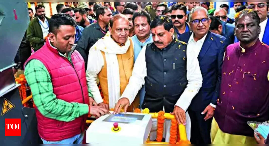 Textile Unit Madhya Pradesh CM inaugurates Sagar Group's textile unit