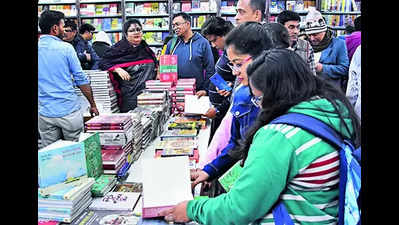 Book lovers brave rallies to visit boimela, boost footfall 20% up from weekdays last yr