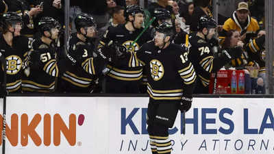 Streaking Boston Bruins Pull Away For Victory Over Winnipeg Jets ...