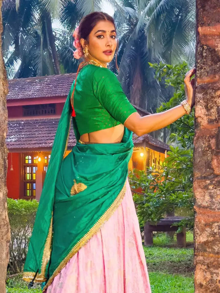 Jacquard Art Silk Lehenga Choli in Emerald Green | Lehenga choli, Lehenga  choli online, Bollywood outfits