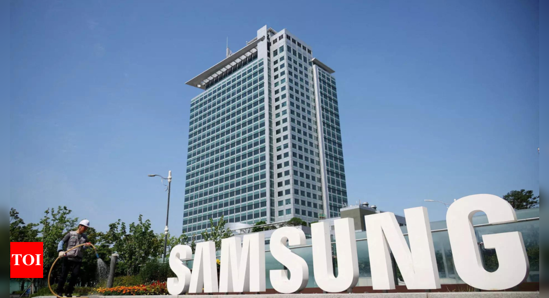 Samsung bets on premiumisation with the launch of its first online-to-offline lifestyle store in India – Times of India