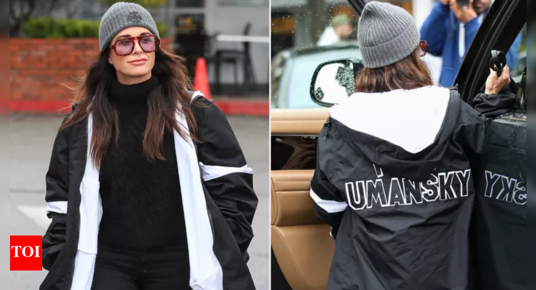 Kyle Richards wears Mauricio Umansky's name on her jacket amid their