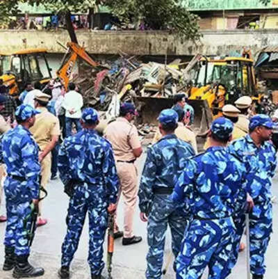Mira Road Clashes: Bulldozers in Action: Demolition Drive in Mira Road ...