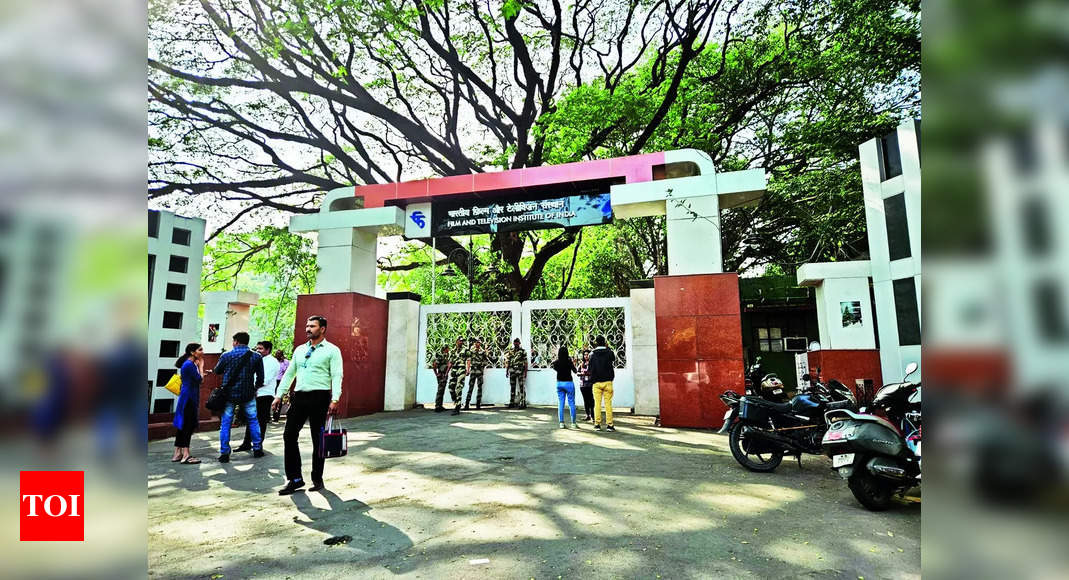 FTII Campus: 4 Injured After Intruders Storm Ftii Campus Over ...