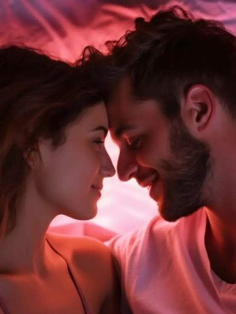 Your Online Dating Pattern Based On Your Zodiac Sign | Times Now