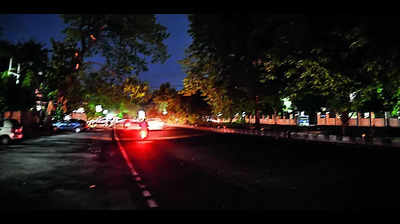 Fund up at 28cr, but defunct lights plunge streets in dark