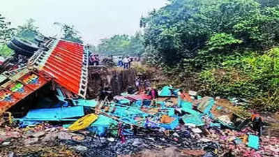 6 members of jatra troupe killed as truck overturns