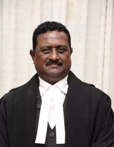 Justice PB Varale Sworn-in As Supreme Court Judge, Apex Court Gets Full ...