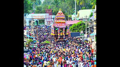 Lakhs throng Palani, Tiruchendur temples