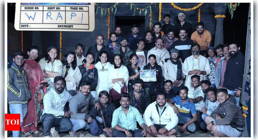 Muktaai: Digpal Lanjekar Wraps Up Shooting Of His Next; Shares A Group ...