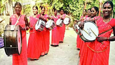 Dalit women fight poverty & prejudice with sound of music