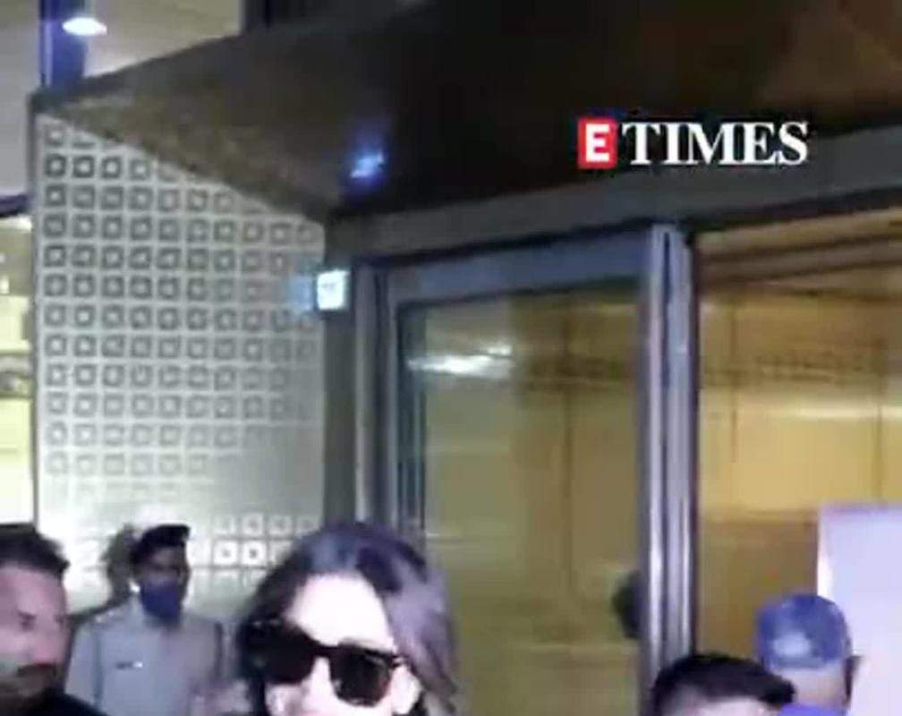 
Deepika Padukone RETURNS to Mumbai after completing jury duty at Cannes 2022 | #Shorts
