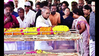 Bhavatharini laid to rest in Theni farmhouse