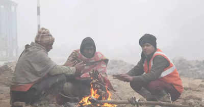 Cold Wave Grips Northern India: Flights And Trains Delayed, Commuters ...