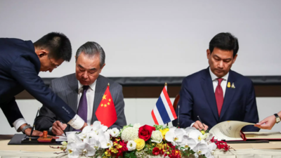China, Thailand sign mutual visa waiver agreements