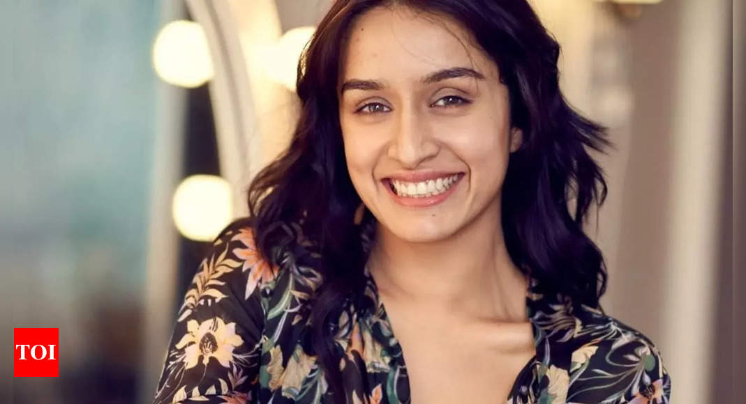 Shraddha Kapoor's Sunday Selfies with Fun Caption: Netizens React ...