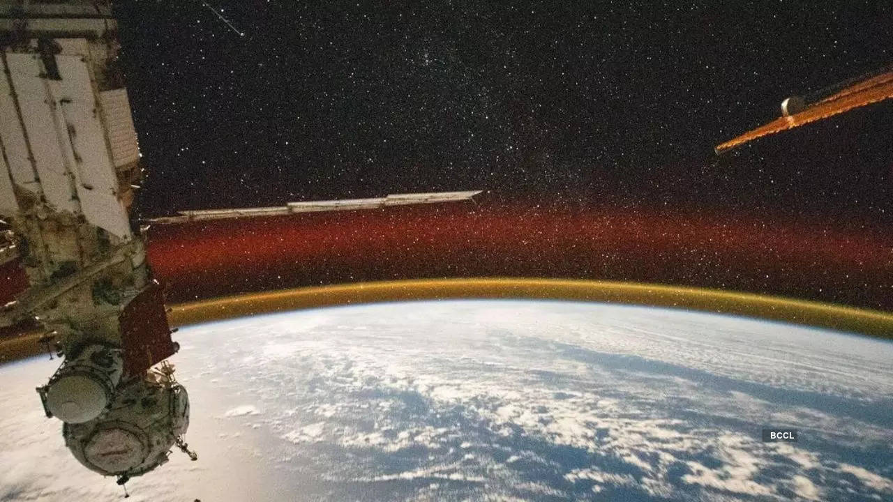 La Station spatiale internationale partage une superbe image de la Terre sur un ciel étoilé