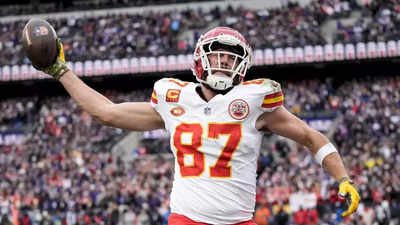 Kansas City Chiefs' Travis Kelce sets NFL record for postseason receptions with big first half against Ravens