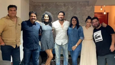 CID fame Alana Sayed, Ajay Nagrath, Janvi Chheda, Shraddha Musale and Hrishikesh Pandey post a reunion click as the show marks 26 years