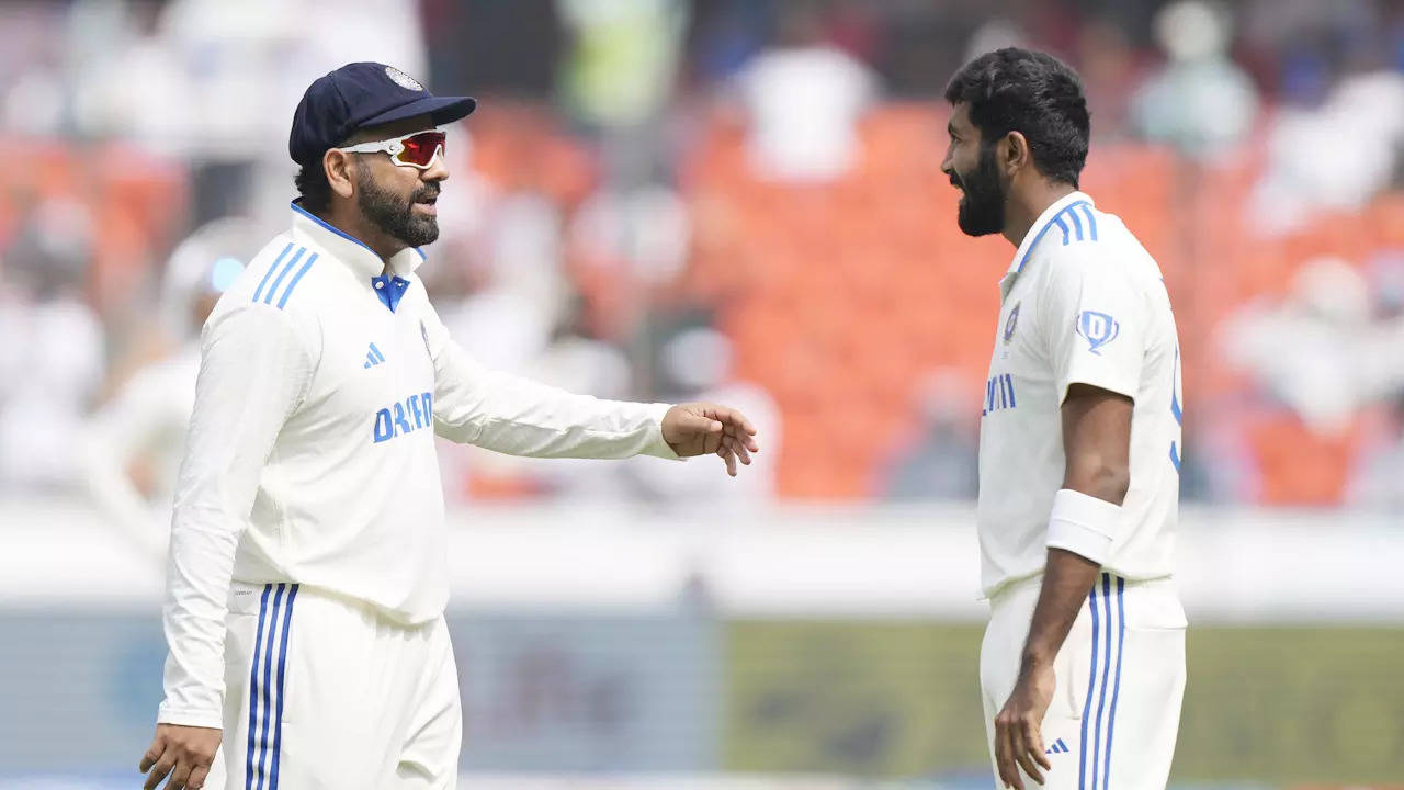 Don't fall into your own trap by': Harbhajan Singh expresses concerns  about Team India ahead of second Test against England