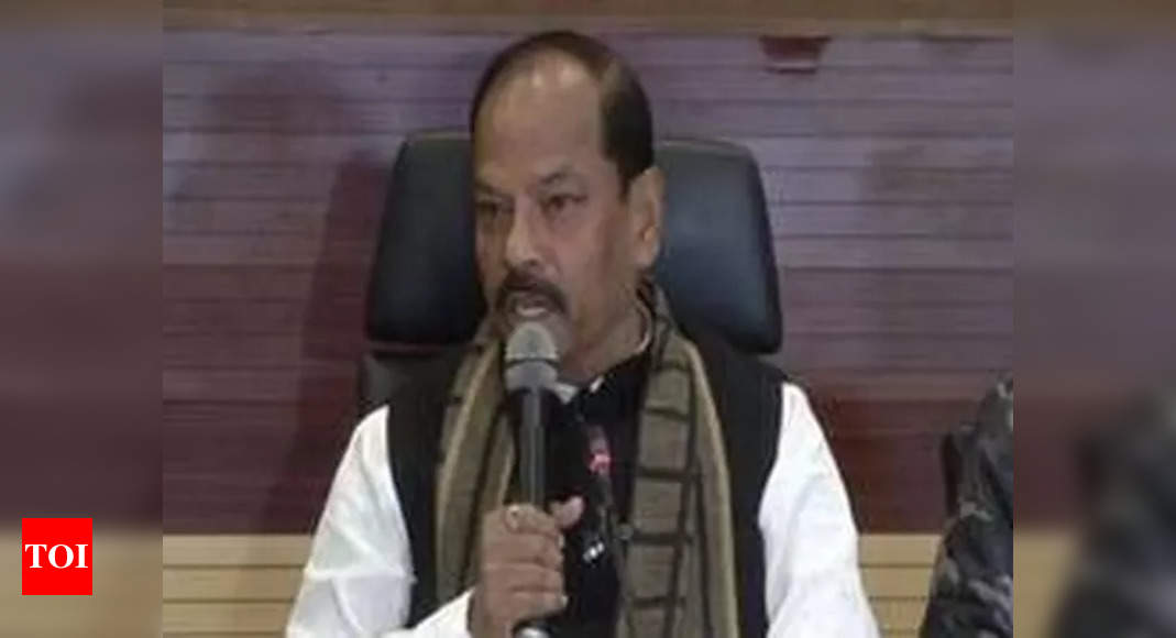 Odisha Governor Raghubar Das announces financial support for Kalapathar School while visiting the Subarnapur district