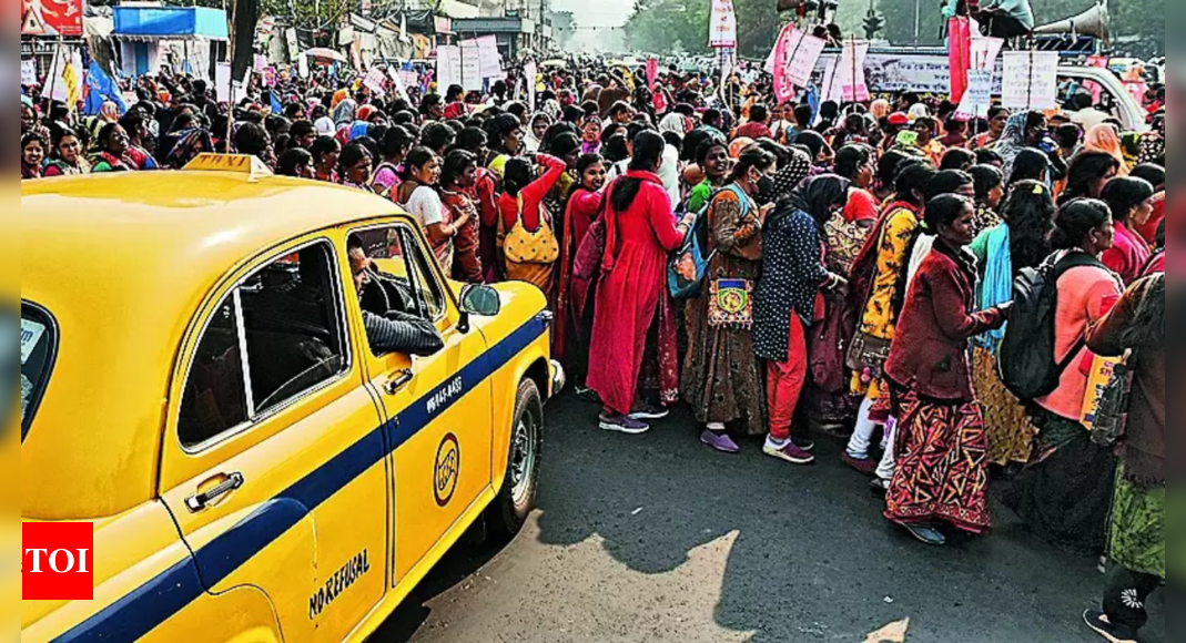 Rallies Disruptive start to week as rallies choke central Kolkata