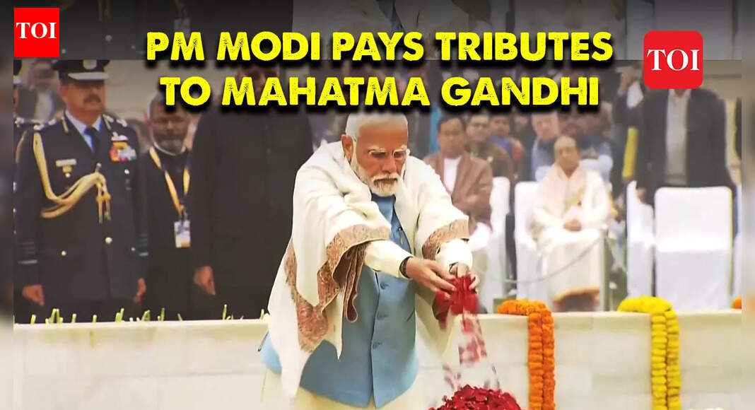 PM Modi pays floral tributes to Mahatma Gandhi on his death anniversary