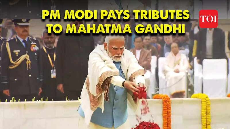 PM Modi pays floral tributes to Mahatma Gandhi on his death anniversary